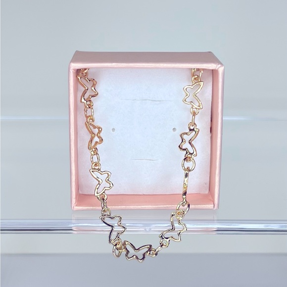 🦋 Butterfly Choker Necklace 🦋 - Picture 2 of 3